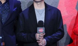 鲍晓爆料徐峥拍摄视频,揭秘影视圈幕后故事